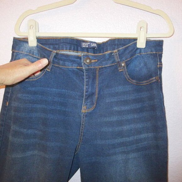 Sandpiper Women's Jeans Size 14 Embroidered Capri High Rise Stretch Denim Boho - Picture 2 of 10